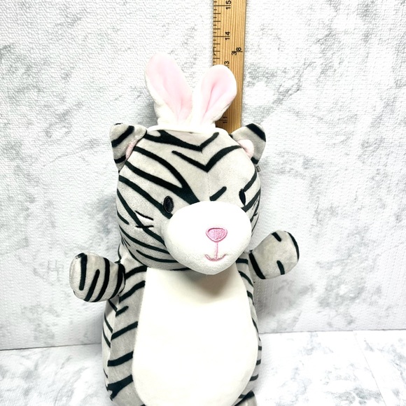 Squishmallow Zaria Cat Hug Mees Plush Gray Striped Cat w/ Easter Bunny Ears. - Picture 7 of 7